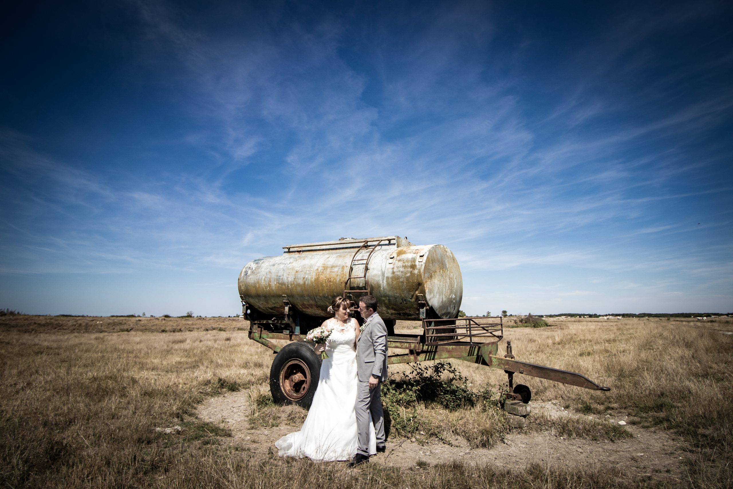 Photos de mariage dans les marais entre Saujon et Royan